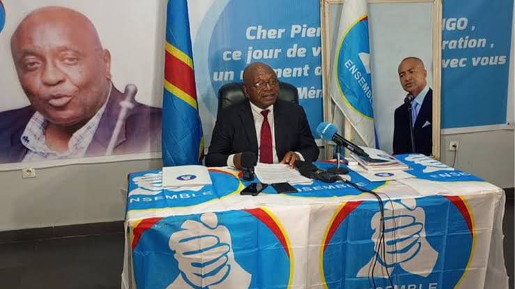#RDC: Les résolutions et conclusions du conclave initié par le parti <a href="/Ensemble_MK_Mma/">Ensemble MK Maniema</a> , sous la présidence du président <a href="/moise_katumbi/">Moise Katumbi</a> font peur au régime TSHISEKEDI. Juste après ledit conclave de Bruxelles, le Mon J.SHABANI invite le SG du parti <a href="/Ensemble_MK/">Ensemble pour la République</a> , <a href="/bolengetenge/">Dieudonné Bolengetenge</a> .