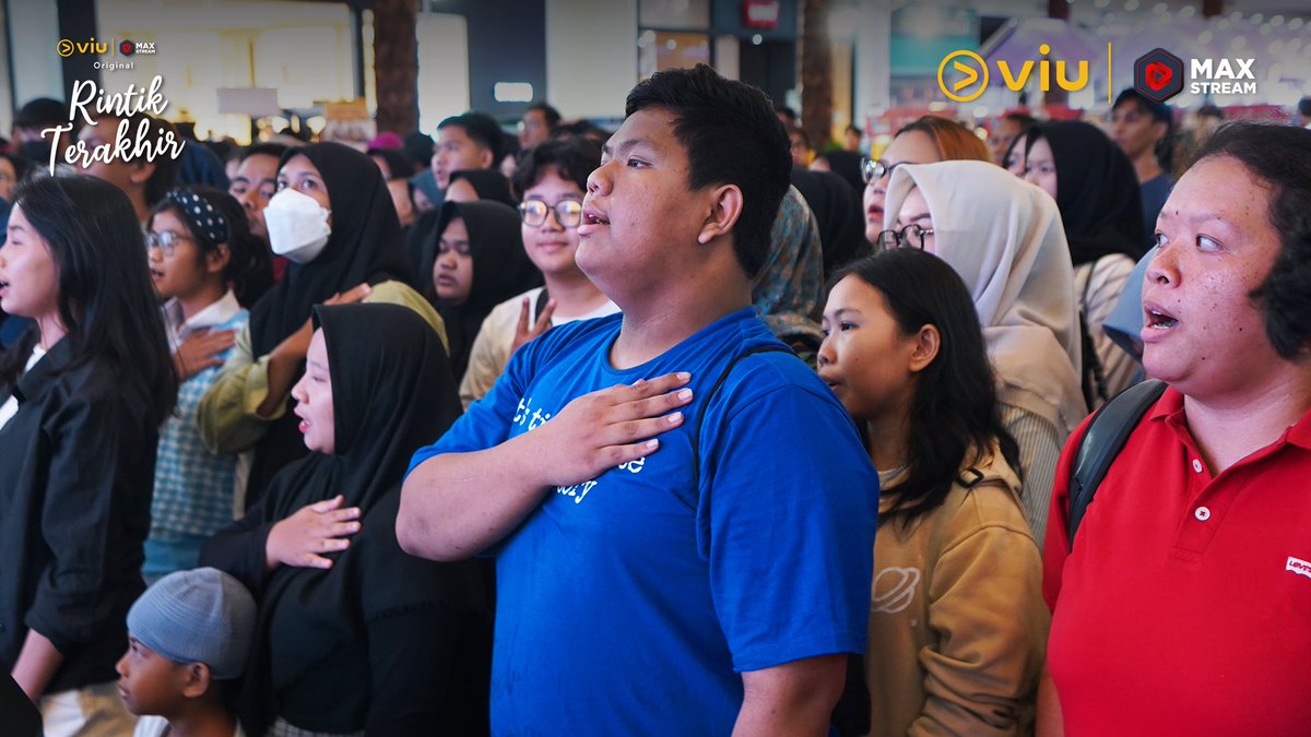 Maxstream_TV's tweet photo. Satu kata buat fan meeting “Rintik Terakhir”  di Bekasi, SERU! 🥳​
Scroll ke bawah buat liat keseruannya! 👇🏻
​
#RintikTerakhir https://t.co/BRiVmMt6zP