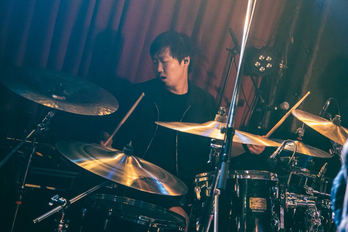 【 Live photo📸 】

08/15(Fri.) 📍新宿SAMURAI

" うてばひびく vol.139 "

📸：<a href="/ai_hasumi09/">𝐻𝒶𝓈𝓊𝓂𝒾 𝒜𝒾</a>

#バンド #インディーズバンド #キュリオ