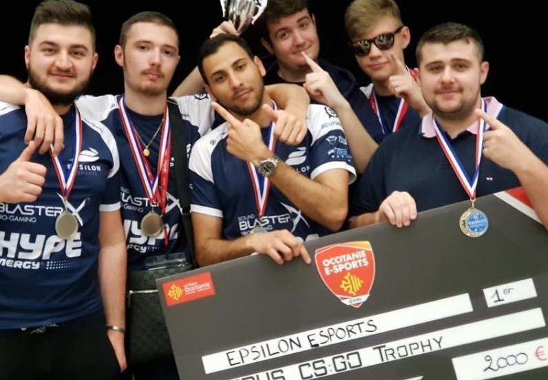malekCSGO's tweet photo. @beyAzBEAST beyaz arrête je vais ressortir toute ton XP sur CS

personne n'est dupe https://t.co/lH5cjAilor