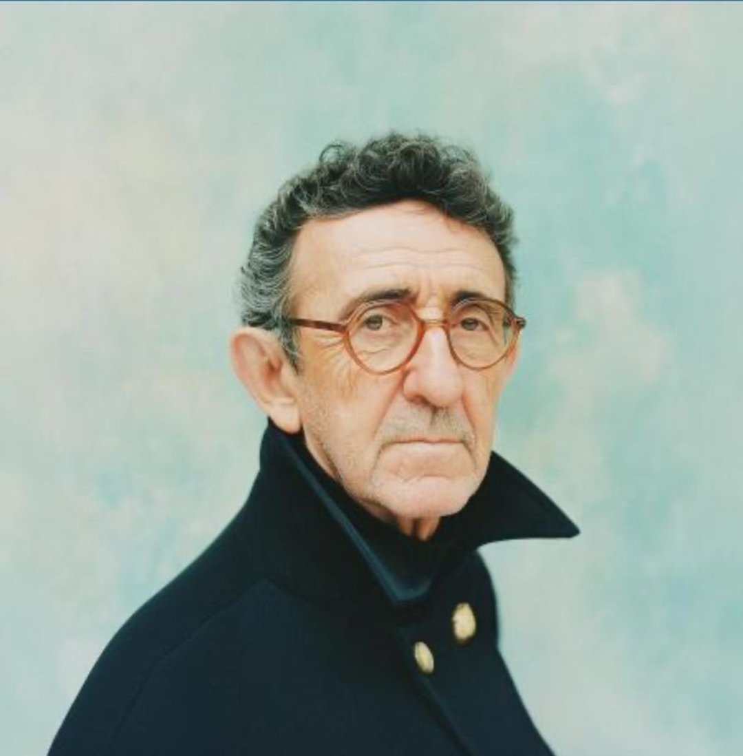 Bibliomaniatico's tweet photo. El Periódico VANGUARDIA, hace un ejercicio ficticio de entrevistas imposibles, y el primero de los entrevistados es Roberto Bolaños de 72 años, recientemente ganador del Premio Nobel de Literatura, y su libro "Los detectives salvajes" llevado a la pantalla grande.

Duele... https://t.co/ma1pA2EjBD