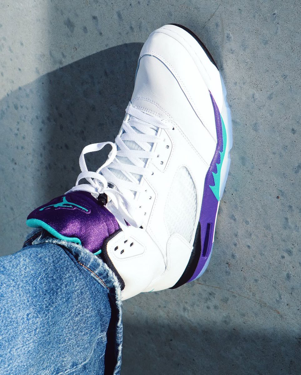 JustFreshKicks tweet media