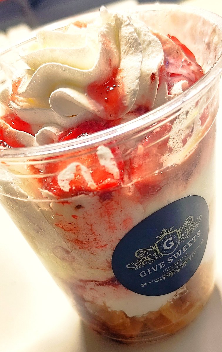 odate_life_'s tweet photo. 先日、365スイーツショップ青森本店に行ってきました！
ここはスイーツの無人販売所で24H何時でも購入できます。
中には何十種類ものスイーツが並び選ぶのに迷ってしまいます。
青森に行く用事があればぜひ寄ってみてください！

公式インスタグラム📸↓
https://t.co/w1KBNRwidN https://t.co/Sd1f1yzTAy