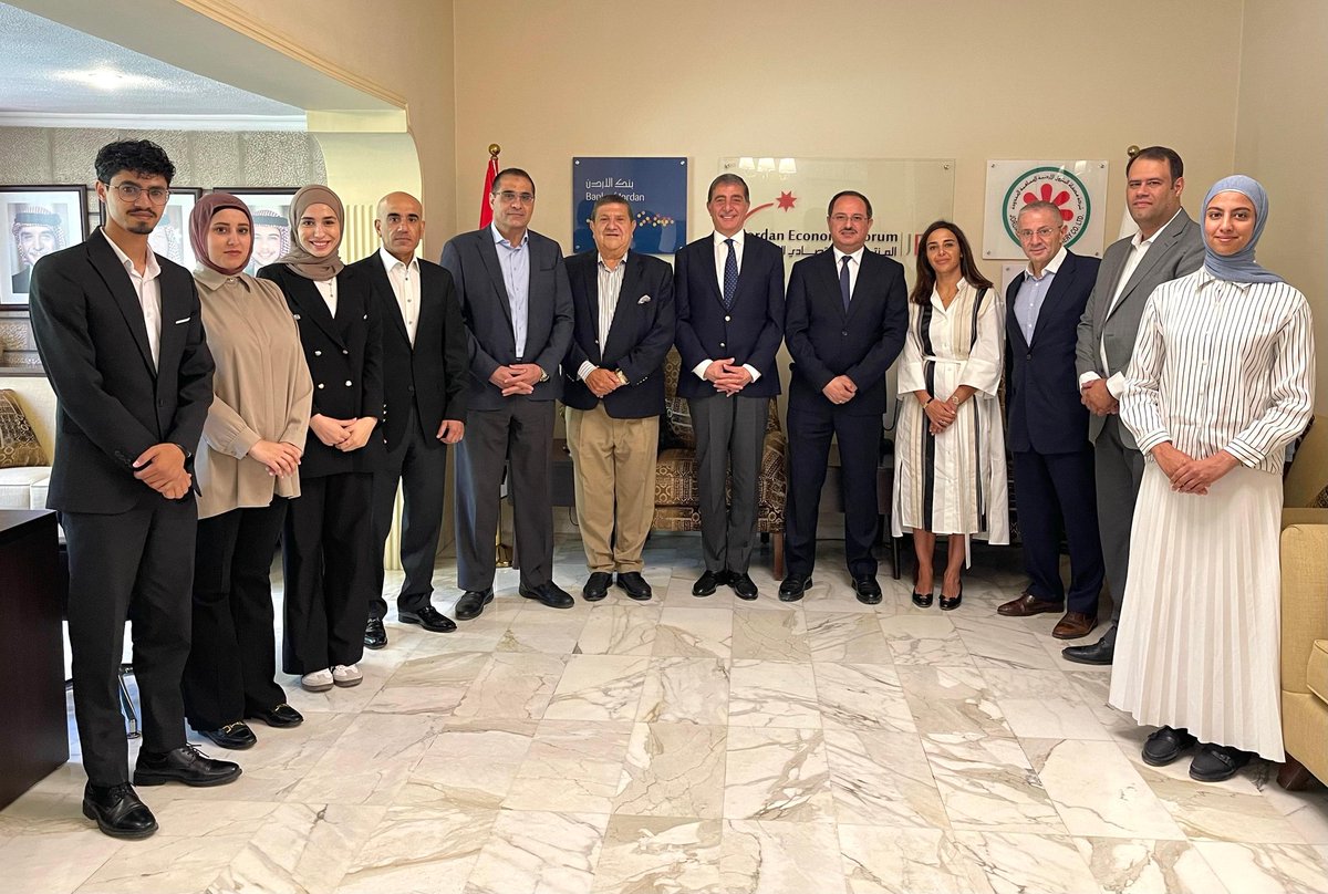 المنتدى الاقتصادي الأردني استضاف لقاء مميز مع رئيس الجامعة الألمانية الأردنية الأستاذ الدكتور علاء الدين الحلحولي، بحضور رئيس المنتدى سعادة السيد مازن الحمود وأعضاء من مجلس الإدارة.
 تم خلال اللقاء تبادل الأفكار حول فرص التعاون المشترك بين المنتدى والجامعة.