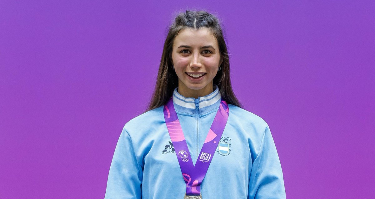 🔷️ORO ARGENTINO N°11 🔷️

🚴‍♀️Julieta Benedetti la rompió en el velódromo y ahora también en la costanera de Asunción: se quedó con la prueba del pelotón. #ASU2025 

👏👏👏