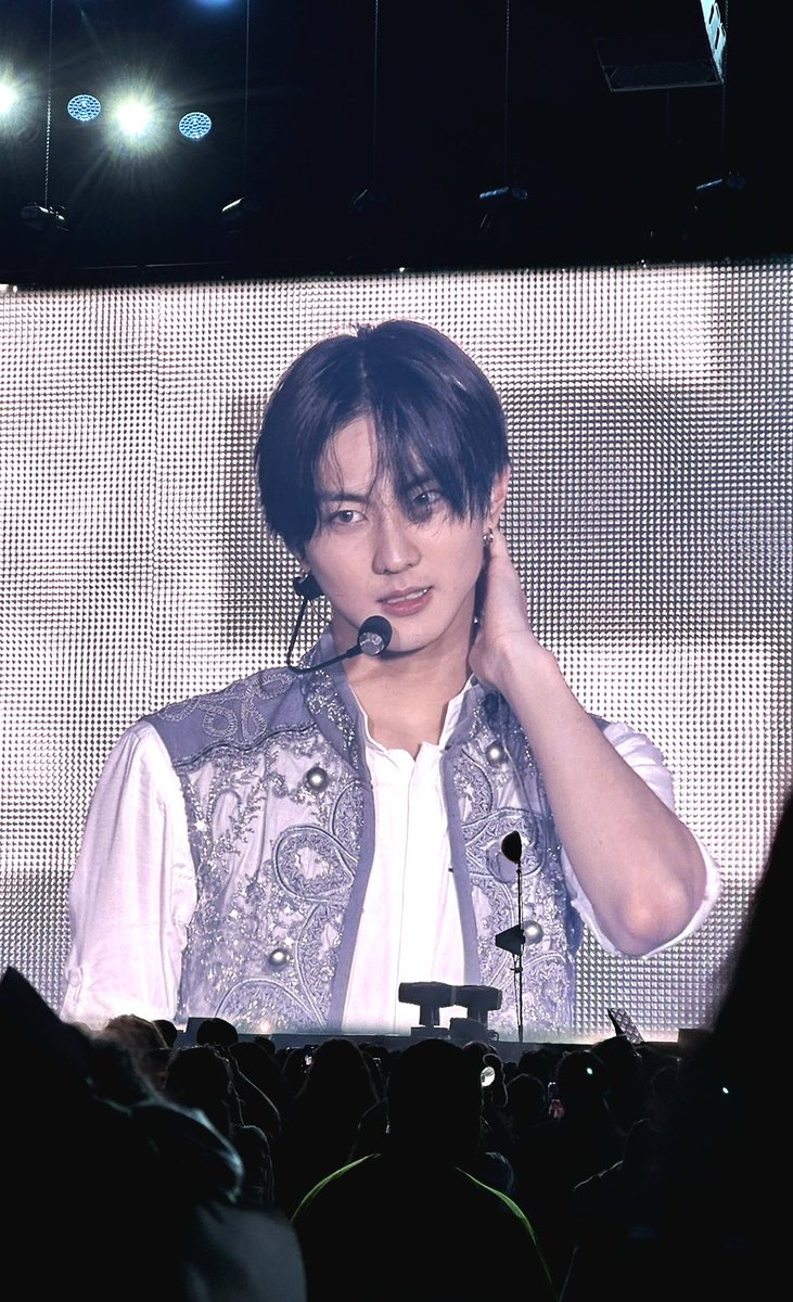 nif 𝜗᭪ tweet media