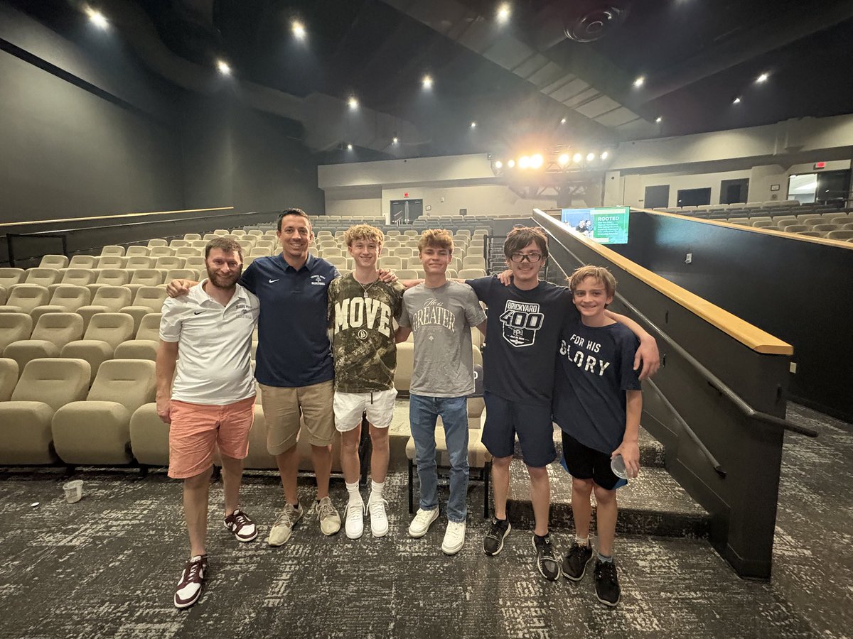 TradersPoint_BB's tweet image. Great worship! #GlorifyHim 

“But you are not like that, for you are a chosen people. You are royal priests, a holy nation, God’s very own possession. As a result, you can show others the goodness of God, for he called you out of the darkness into his wonderful light.”
1 Peter 2