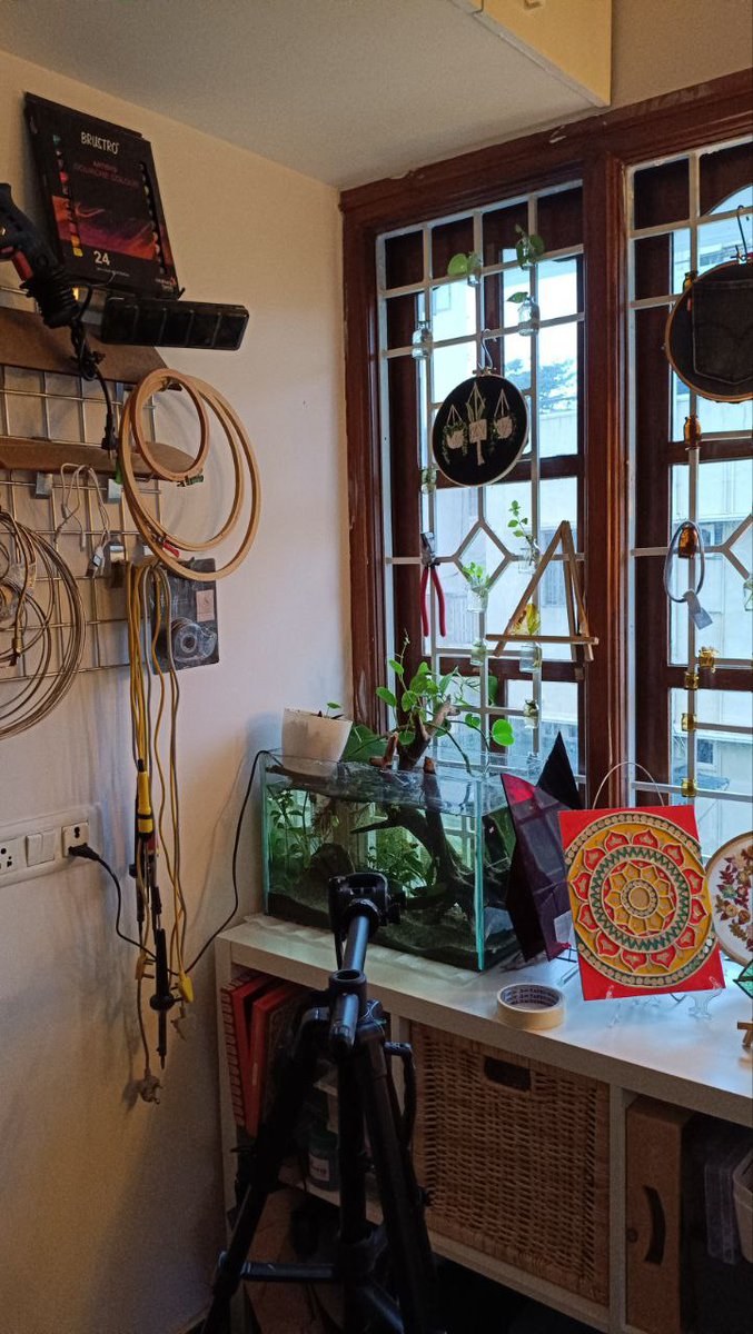 I met <a href="/ritviii/">Ritvi</a> today in HSR! She showed us the place where she hosts her meetups and also shared some beautiful glass painting crafts she made herself.