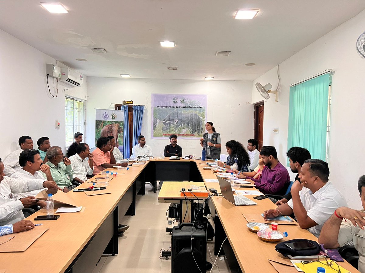 NMNHIndia's tweet image. Dr. Devi Priyadarshini, Scientist D, RMNH BBSR delivered a lecture on “Sensitivity in wildlife journalism” on the occasion of #WorldElephantDay2025, organized by Redhakol, Forest Division, Govt. of Odisha in collaboration with Eco Bhubaneswar