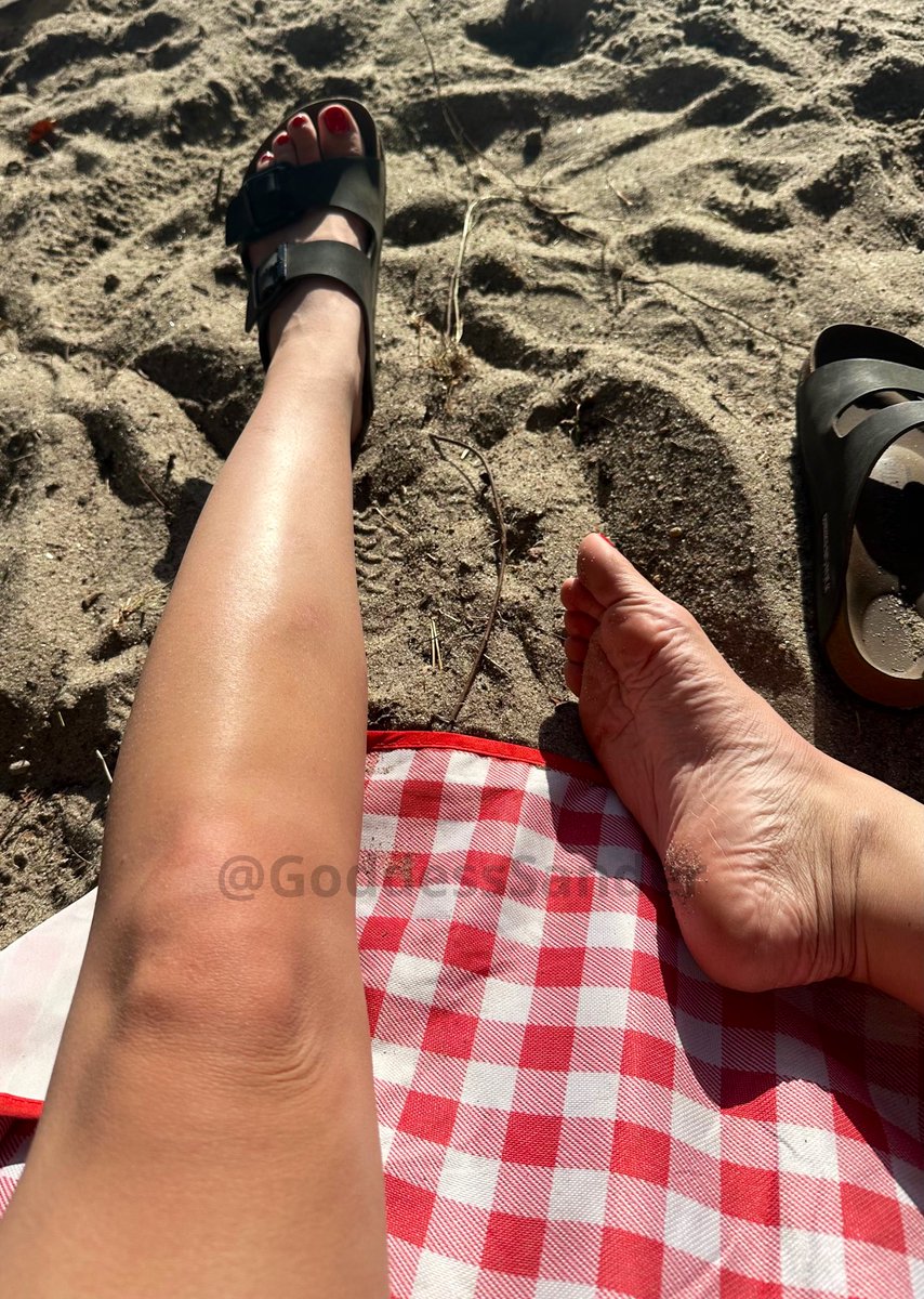 Pani wypoczywa a wy odzywajcie się po smakołyki 🧦 
<a href="/rt_feet/">Feet RT PROMO (Road to 100K)</a>