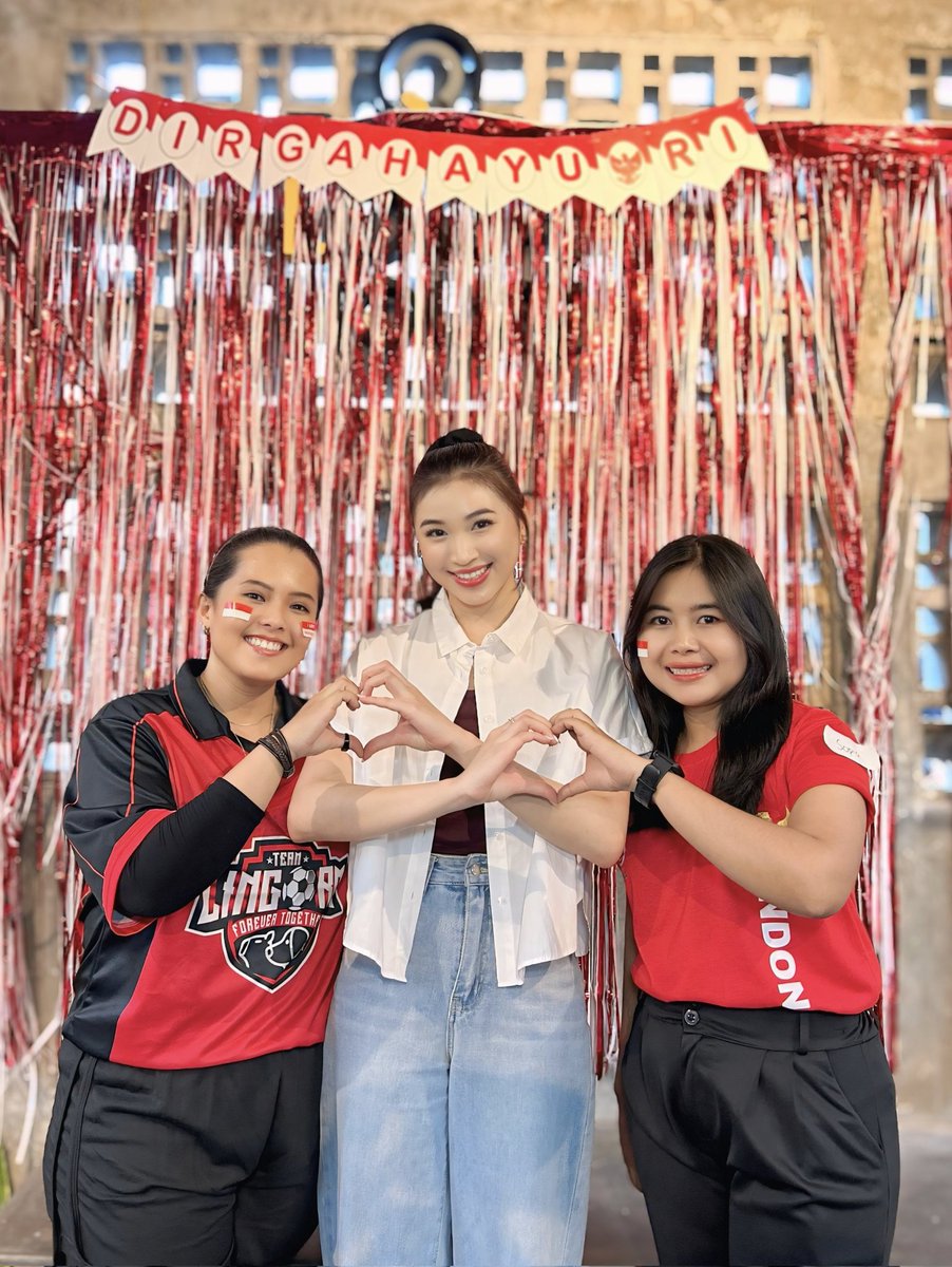 โซเฟีย / Sopia (@sopia_id) on Twitter photo 🎤🎇 Kemeriahan 17san + vibes bareng Idola = momen yang gak terlupakan! ✨🇮🇩
Makasih untuk hari yg menggemaskan ini <a href="/_shanindira/">Shani Indira</a> ❤ 🎤🎇 Kemeriahan 17san + vibes bareng Idola = momen yang gak terlupakan! ✨🇮🇩
Makasih untuk hari yg menggemaskan ini <a href="/_shanindira/">Shani Indira</a> ❤