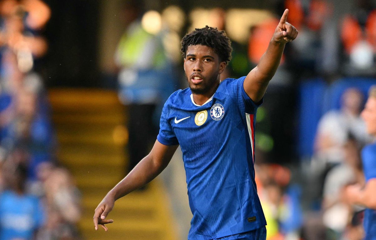 Just Chelsea tweet media