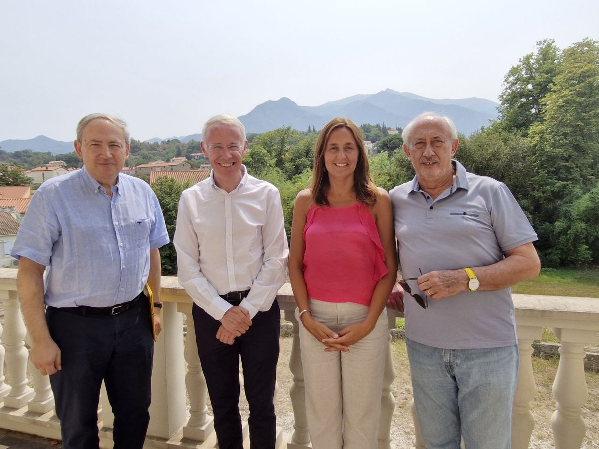 La relació de Jacint Verdaguer o Pau Casals amb la Catalunya Nord és el que poden descobrir els alumnes que fan alguna de les propostes pedagògiques que s'ofereixen a l’Entorn d’Aprenentatge del Canigó, que avui he pogut visitar. 

Una oportunitat per aprendre la història i la
