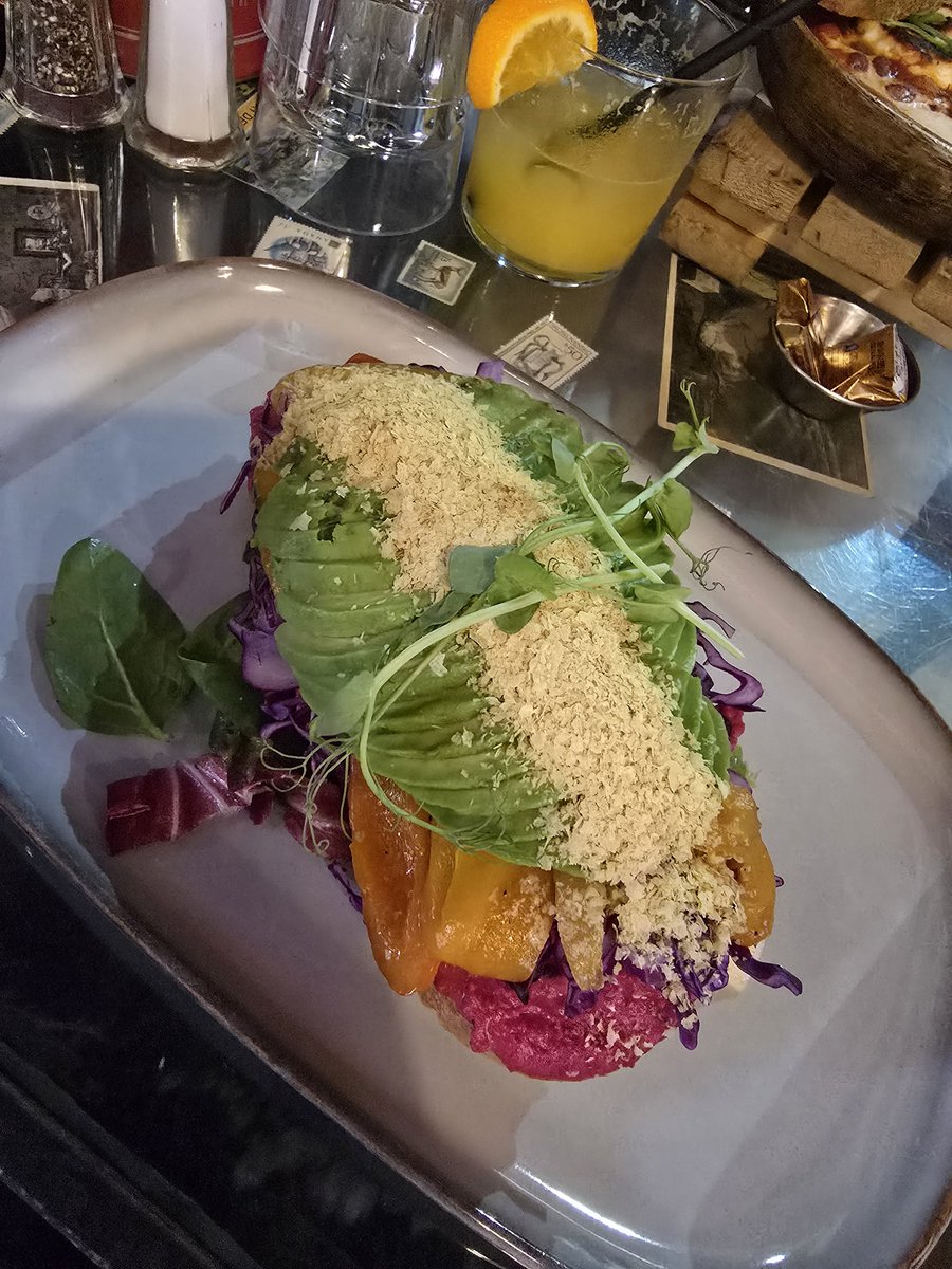 naz_shaina's tweet image. ⚘️Birthdays and brunches - a perfect pair⚘️🫶🏻💋💋

#BirthdayCelebration 
#enjoythemoment 
#PeaceAndLove