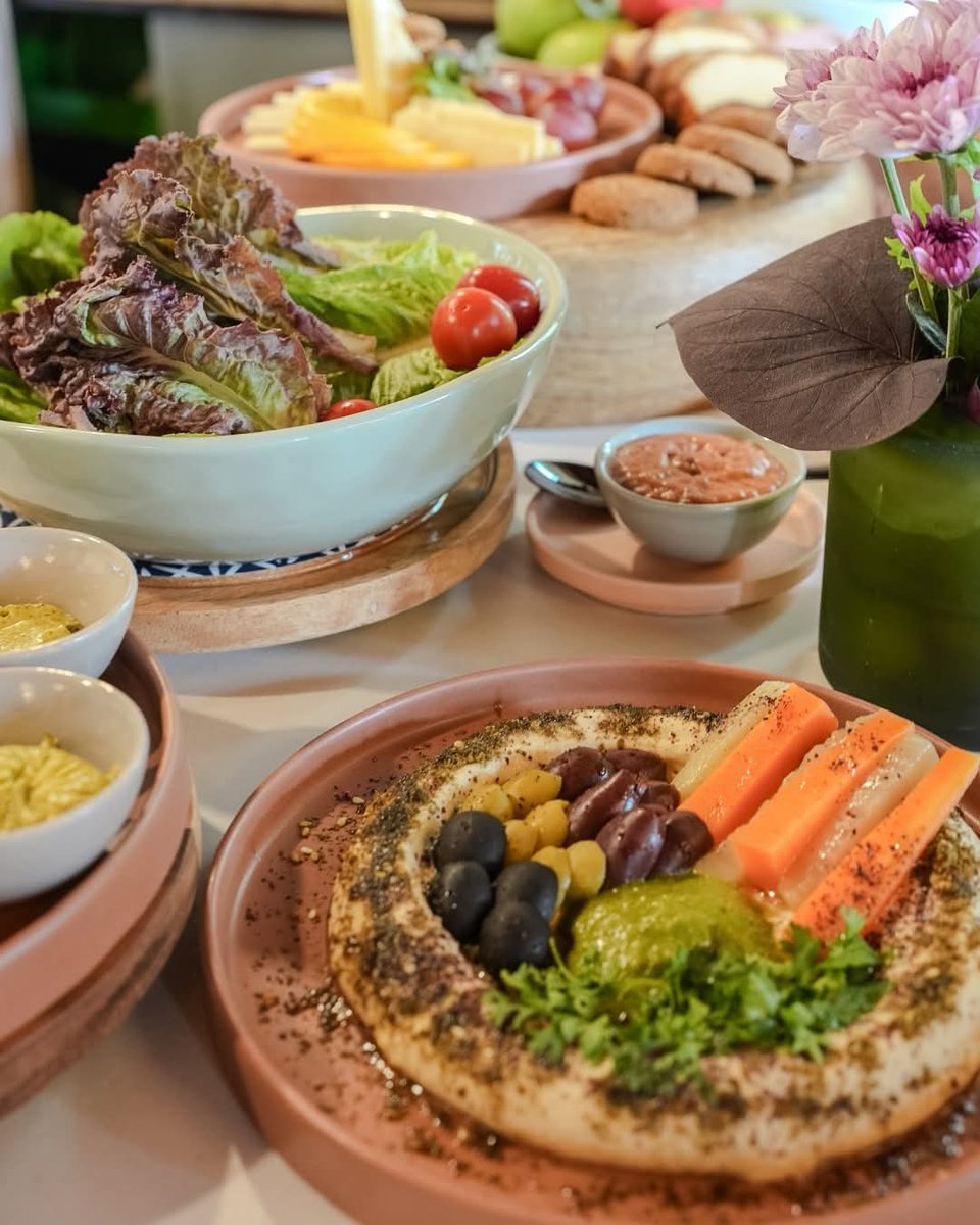 pritiesanjay's tweet photo. Simple ingredients,
plenty of flavor,
and everything made to share.
Book your stay
with us #theprojectcafegoa
#hotel #goabeach #aldona #coffee #breakfast
@highlight
#theprojectcafe
#goa https://t.co/CmOy0jZtJB