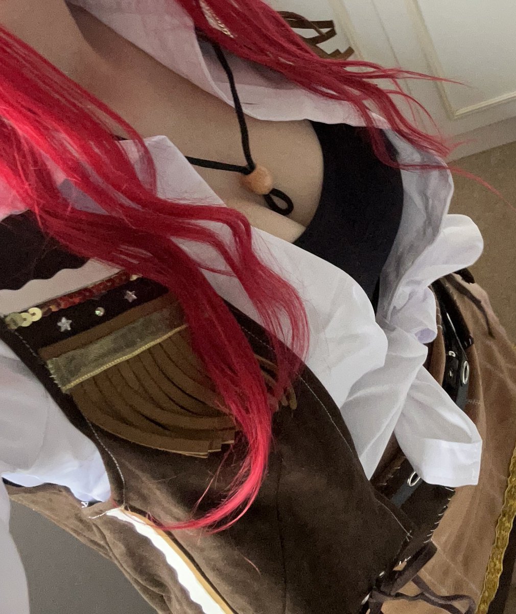 oh yea I dressed as a cowgirl yesterday for my sisters birthday I wanted to do a cowgirl tifa cosplay but I didn’t have the right stuff so lol