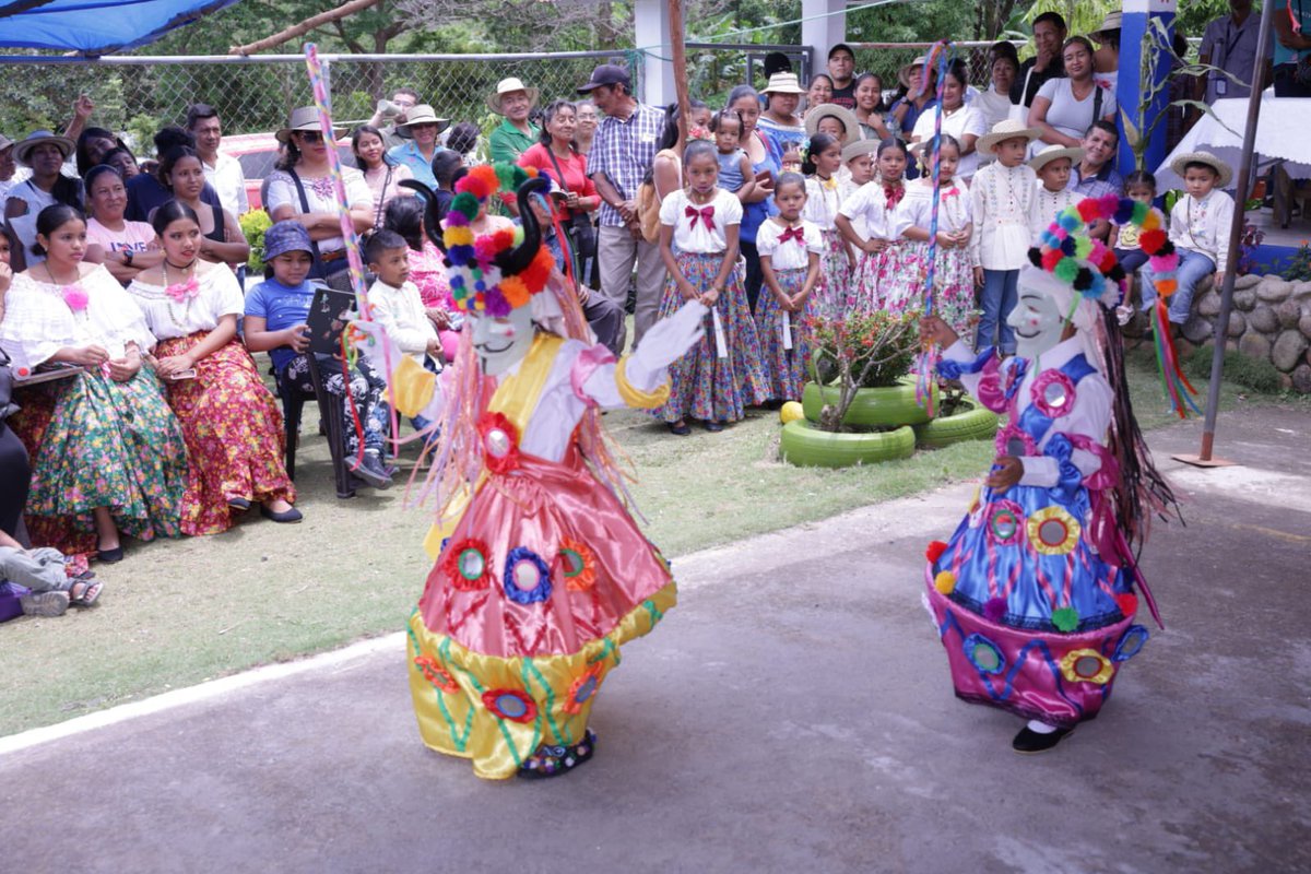 Programa “Mi Primera Luminaria” llega al Centro Educativo Básico de Mata Palo en Coclé

Como parte del avance del programa “Mi Primera Luminaria”, que se lleva a cabo como plan piloto en la provincia de Coclé por la <a href="/OficinaE_Rural/">OER Oficina de Electrificación Rural</a> adscrita al Ministerio de la Presidencia, en el