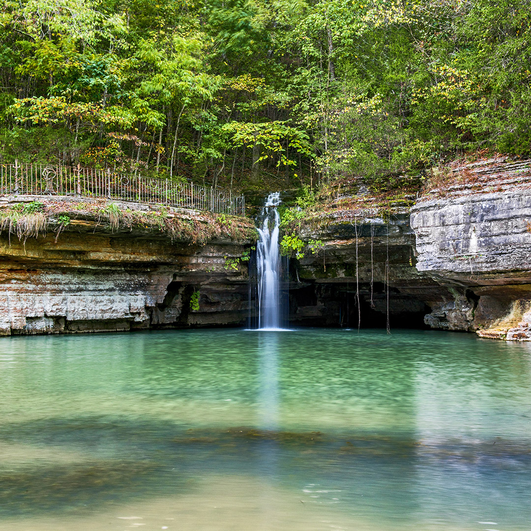 SUNDAY READ: Ever wondered how Dogwood Canyon's water is the stunning blue-green color?

Head to our blog to learn the science: dogwoodcanyon.org/lime-light-on-…