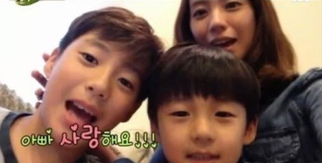 amntonni's tweet photo. 너무 귀엽다! 🫳🏻🐶🐶 https://t.co/vt8vrR8QN5