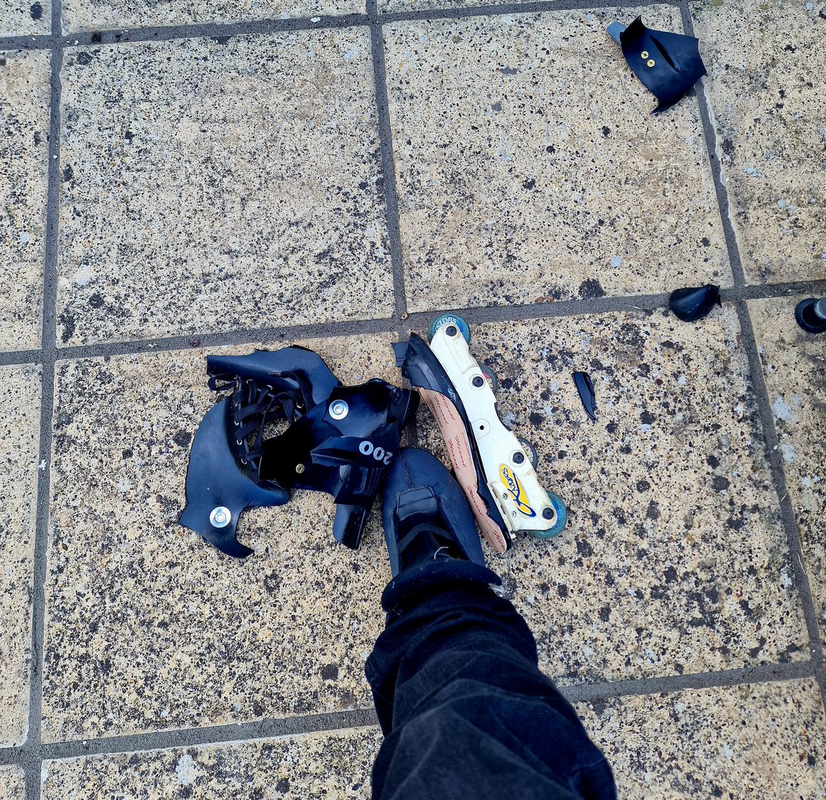 Found my old Rollerblades from my youth in the loft. Turned twice and they literally fell apart 😢 😆