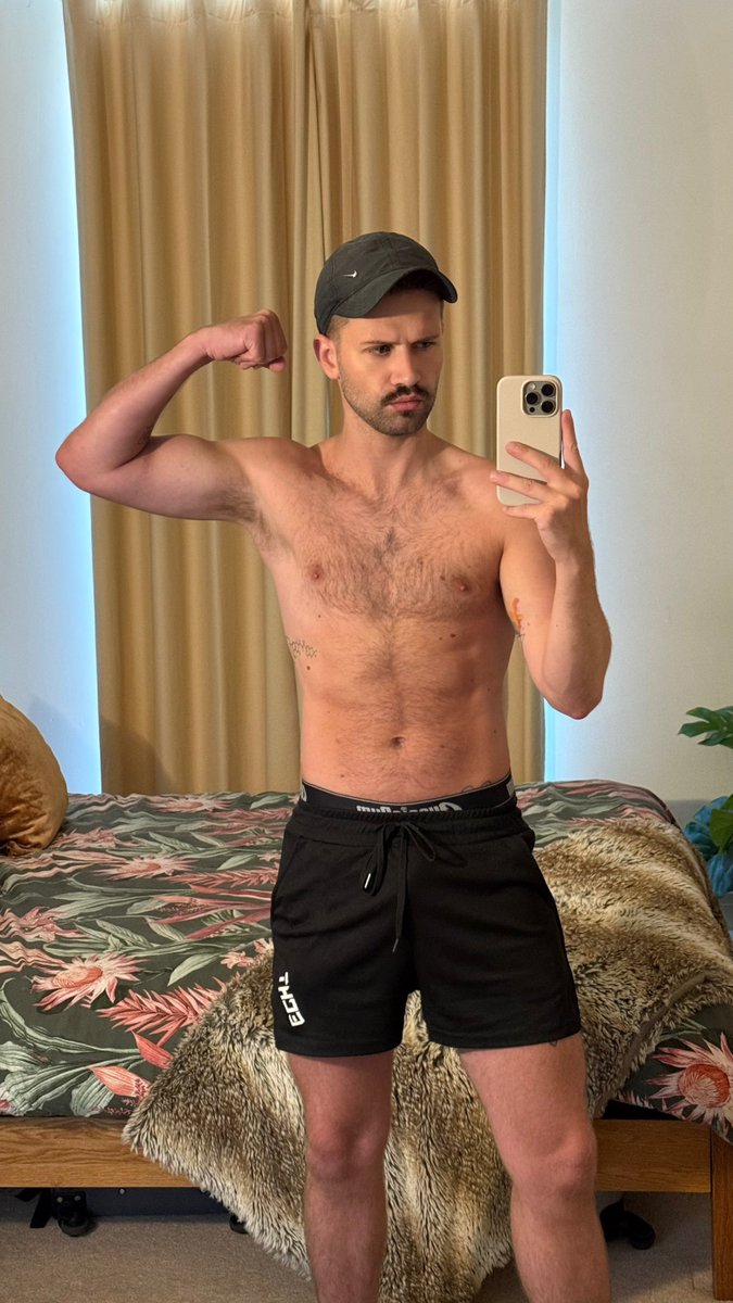 Sam tweet media