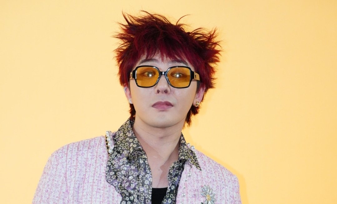 About Music tweet media