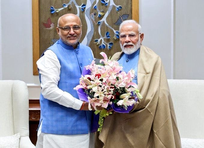 Dr.L.Murugan (@murugan_mos) on Twitter photo மாண்புமிகு மகாராஷ்டிரா மாநில ஆளுநர் அண்ணன் திரு.<a href="/CPRGuv/">CP Radhakrishnan</a> அவர்கள், தேசிய ஜனநாயகக் கூட்டணி சார்பில் இந்தியாவின் துணைக் குடியரசுத் தலைவர் வேட்பாளராக அறிவிக்கப்பட்டிருப்பது மிகுந்த மகிழ்ச்சியை அளிக்கிறது.
கடந்த நாற்பது வருடங்களுக்கும் மேலாக தன்னை பொது வாழ்வில் ஈடுபடுத்திக் கொண்டு மாண்புமிகு மகாராஷ்டிரா மாநில ஆளுநர் அண்ணன் திரு.<a href="/CPRGuv/">CP Radhakrishnan</a> அவர்கள், தேசிய ஜனநாயகக் கூட்டணி சார்பில் இந்தியாவின் துணைக் குடியரசுத் தலைவர் வேட்பாளராக அறிவிக்கப்பட்டிருப்பது மிகுந்த மகிழ்ச்சியை அளிக்கிறது.
கடந்த நாற்பது வருடங்களுக்கும் மேலாக தன்னை பொது வாழ்வில் ஈடுபடுத்திக் கொண்டு