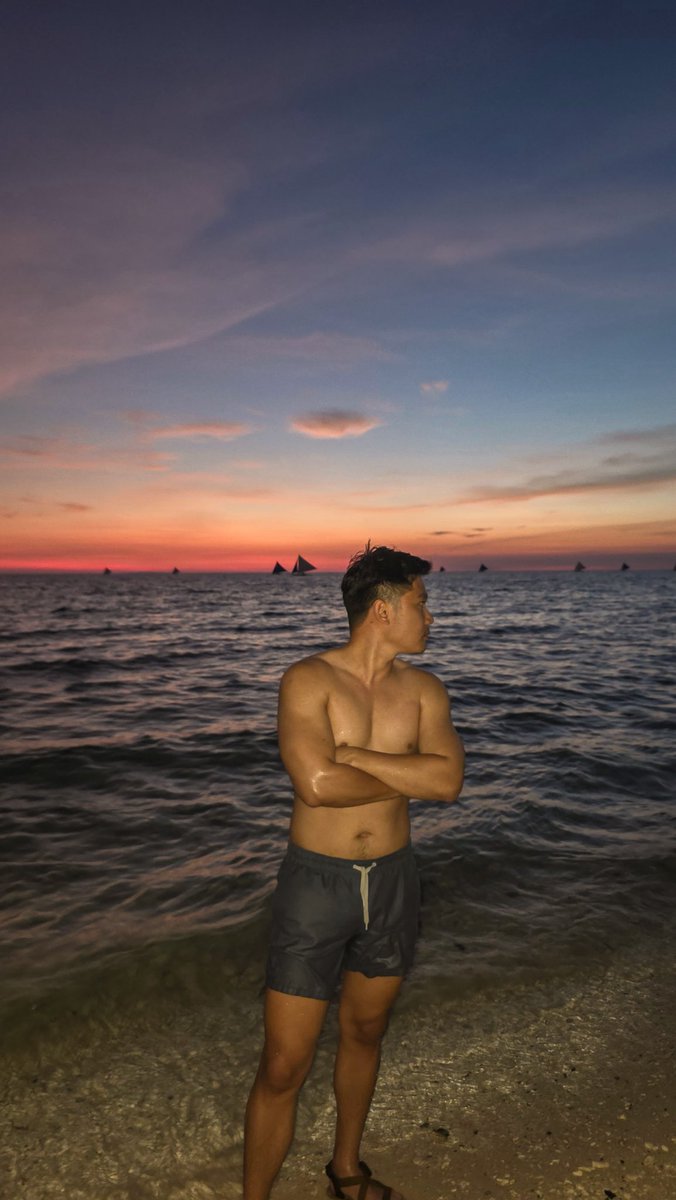 thejcfranco's tweet photo. Life of a beach boy 🧡 https://t.co/jpuv50CjxL