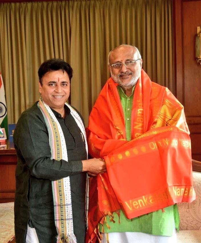 महाराष्ट्राचे राज्यपाल श्री. सी. पी. राधाकृष्णन यांची एनडीएच्या उपराष्ट्रपती पदाच्या उमेदवारीसाठी निवड झाल्याबद्दल हार्दिक शुभेच्छा.

<a href="/CPRGuv/">VP Office</a> यांचे अनुभव आणि नेतृत्व राष्ट्राला नवी दिशा व प्रगतीकडे घेऊन जाईल.