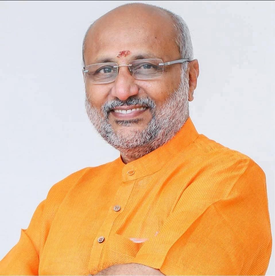 TejuRawat2's tweet photo. राष्ट्रीय जनतांत्रिक गठबंधन (NDA) द्वारा महाराष्ट्र के माननीय राज्यपाल श्री सीपी राधाकृष्णन जी को उपराष्ट्रपति पद का उम्मीदवार घोषित किए जाने पर हार्दिक शुभकामनाएँ। @CPRGuv https://t.co/lggMsNGeY6
