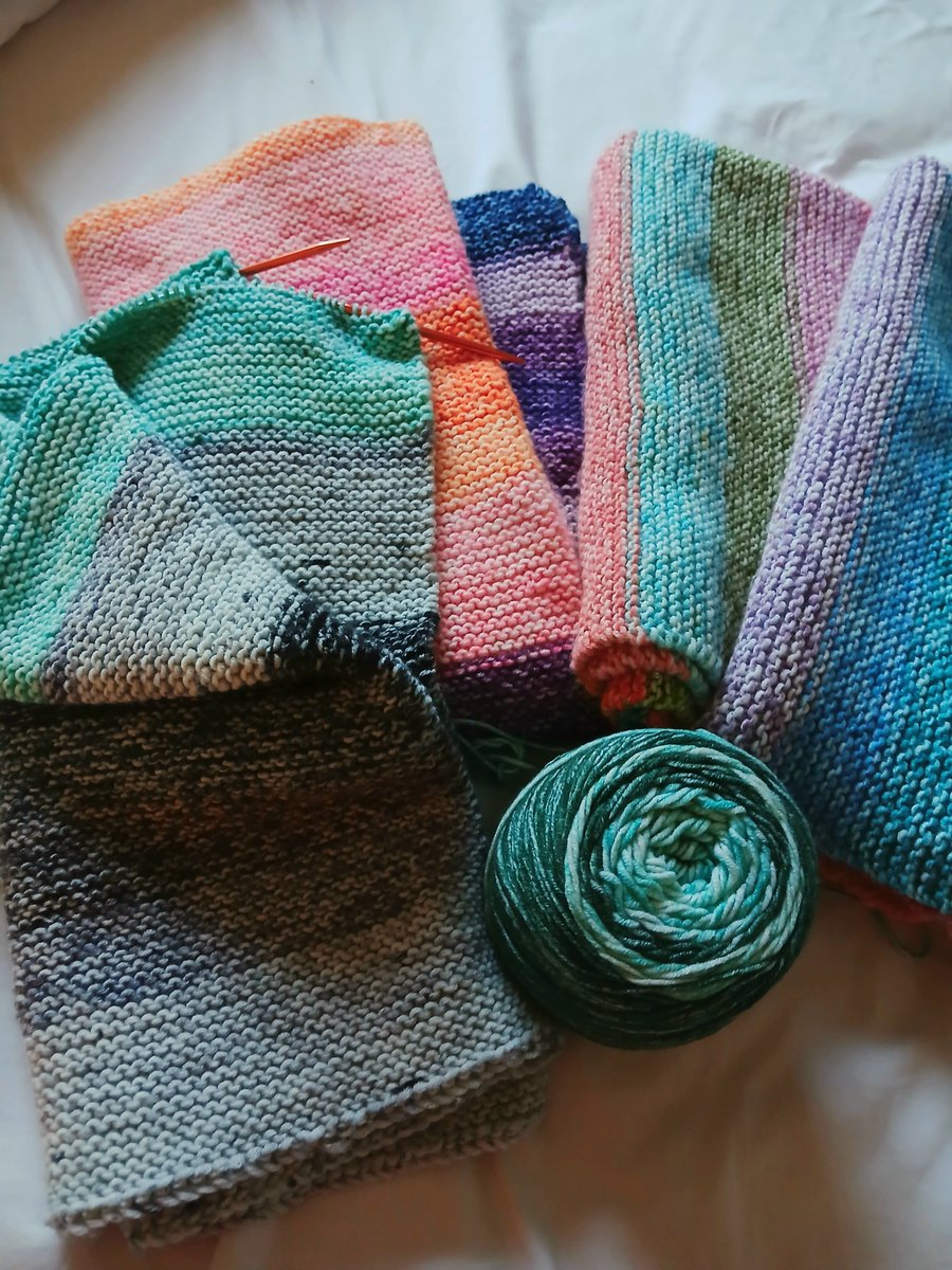 Onedove_LV's tweet photo. Baby/toddler blankets for winter donation. We do what we can to help with what we have. 💜💙❤️💛🤍💚🩷🧡🩵🖤♥️🤎
#Knitting #knittingaddict #baby blankets #DonateNow https://t.co/orYFuTp7G2
