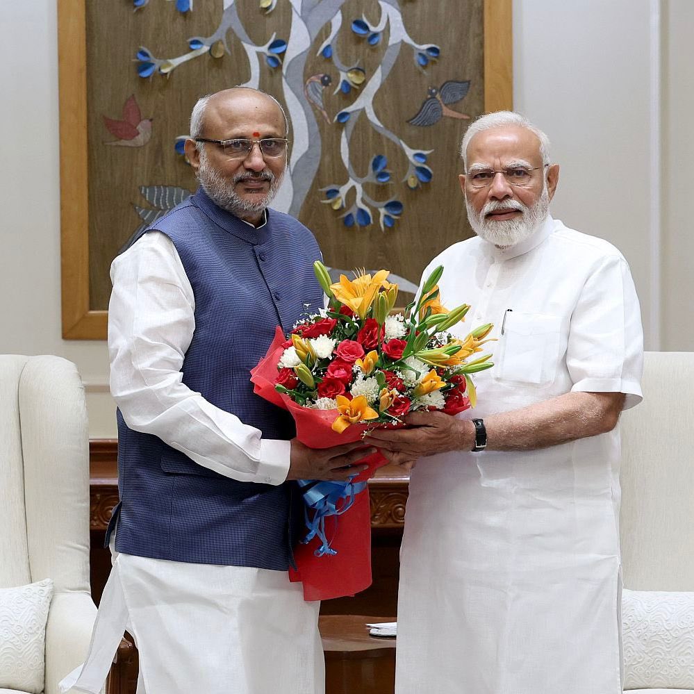 AshwiniVaishnaw's tweet photo. Congratulations Thiru CP Radhakrishnan Ji on being nominated as NDA’s Vice Presidential candidate. https://t.co/05TgDtCsJA
