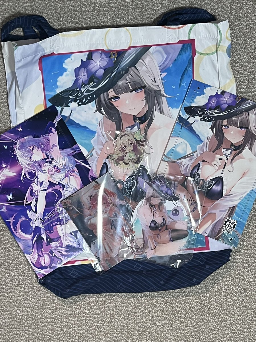 桂馬@凛fam【雪民】 (@keima0616) on Twitter photo コミケ1日目の戦利品
キンギョ(<a href="/atelier_kingyo/">キンギョ@ C106 -1日目 東4 ア-74ab</a>)さん、飯桶(<a href="/sioconsole1/">飯桶🍚🌙🐰@Fanbox開設 C106 -1日目 東4 ア-74ab</a> )さんのイラストのグッズセットを買いました!
マダムヘルタ好きなので買えて良かったです!
#C106
#コミケ戦利品 コミケ1日目の戦利品
キンギョ(<a href="/atelier_kingyo/">キンギョ@ C106 -1日目 東4 ア-74ab</a>)さん、飯桶(<a href="/sioconsole1/">飯桶🍚🌙🐰@Fanbox開設 C106 -1日目 東4 ア-74ab</a> )さんのイラストのグッズセットを買いました!
マダムヘルタ好きなので買えて良かったです!
#C106
#コミケ戦利品