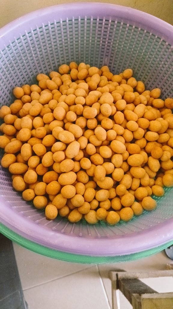 Preshy087's tweet photo. @jon_d_doe Guys Patronize my pin tweet....We don’t just sell chops, we give you premium value for every bite! 💯
✨ Small chops | Crunchy &amp; creamy peanuts | Chinchin | Chips | Snacks
🎂 Wedding • Birthday • Anniversary Cakes (retail &amp; wholesale). https://t.co/WYIuQUvXSB