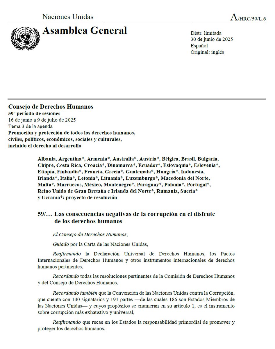 julioflores_r's tweet photo. La corrupción obstaculiza el acceso a derechos fundamentales y profundiza desigualdades. Es una realidad conocida y respaldada por la reciente resolución del Consejo de Derechos Humanos de la ONU (@UN_HRC).

Por eso, es clave avanzar en la lucha contra la corrupción con hechos concretos. Es un compromiso del @GuatemalaGob, con la dirección del presidente @BArevalodeLeon y la vicepresidenta @KarinHerreraVP, y que se manifiesta en los más de 298 casos de corrupción detectados y denunciados a la fecha.

También se continúa reflejando en nuevos avances en materia de transparencia, como:

✅ En educación, donde la contratación de maestros del @MineducGT se hace, después de muchos años, con reglas claras y objetivas.
✅ En salud, donde los servicios de regulación del @MinSaludGuate se están transformando y cierran espacios a la discrecionalidad.

Además, dos veces por semana:
✅ Los funcionarios de gobierno rendimos cuentas en #LaRondaGT de la @SCSPGT.

Enlaces de interés: 
🔗https://t.co/Ejysr2auTb
🔗https://t.co/k2qxYgBSmc
🔗https://t.co/6G9ZxAXJBD 
🔗https://t.co/56w2HRoJTN

Sigue 👇🏽