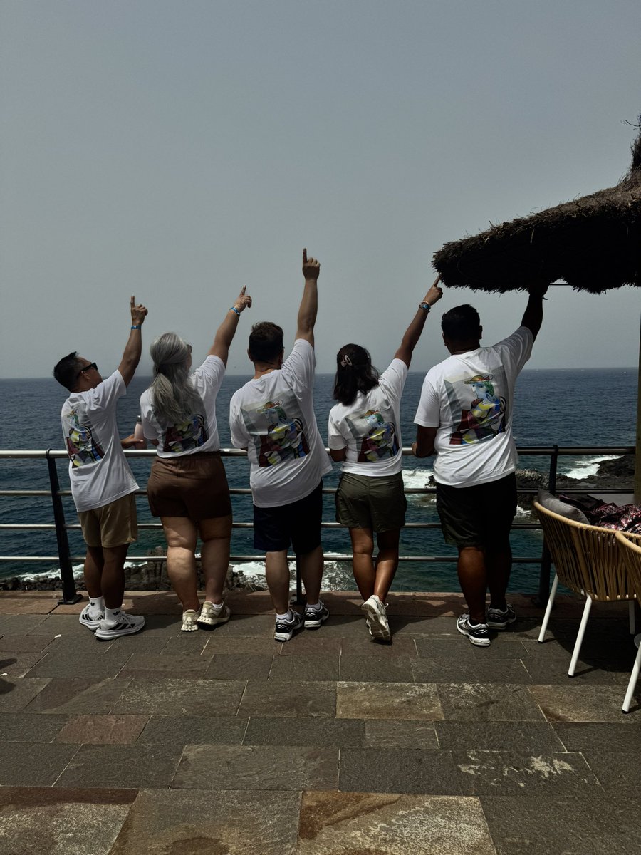 majhoye's tweet photo. The hunt for @ChillBoxTen at Las Americas!  @amber_4567 @karhod21 @JoyAntonetteP @SinjuThomas3 @jheiar101 @csamiahernandez #NursesActive #ImperialActive @ImperialPeople @pammencidor https://t.co/96dQCTnGMS