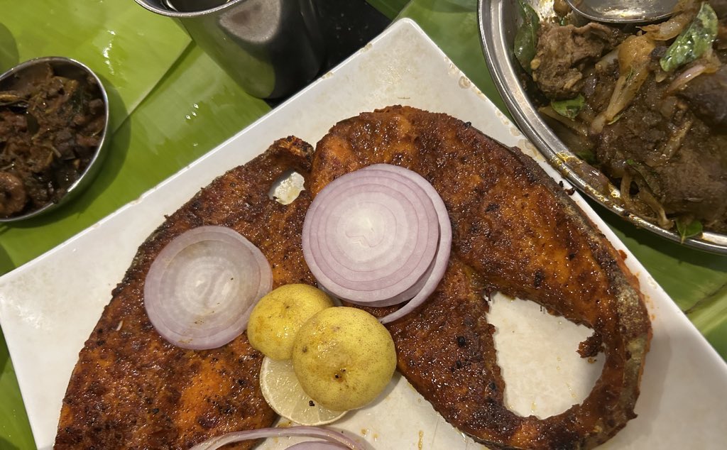 halfcap148's tweet photo. Today Lunch kannappa ila oru raa vettappa mathir iruthachi yepppa 😂
#WeMetOnTwitter #friendsouting
@Dubai_Tamizan @faizucreation
@janakirams1 @IAMABU14 🥰🫰🏻🤗 https://t.co/IFDN0f117W