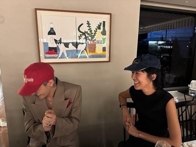 gdragonintl's tweet photo. 📸 jinkyunhong Instagram post

GDRAGON's birthday celebration, with Hoshi and Jinkyung!

Always like today with Ü
#HappyGDay
#HappyKWONJIYONGDay
#GDRAGON #지드래곤 @IBGDRGN https://t.co/Jsqlmq5dQ3