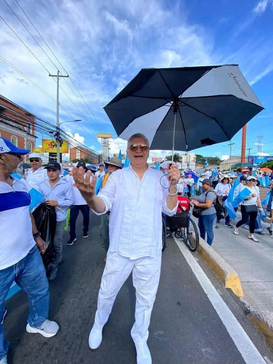 carlos_lponce's tweet photo. De blanco también viste el diablo en Constantine https://t.co/IGUuIa4DoB