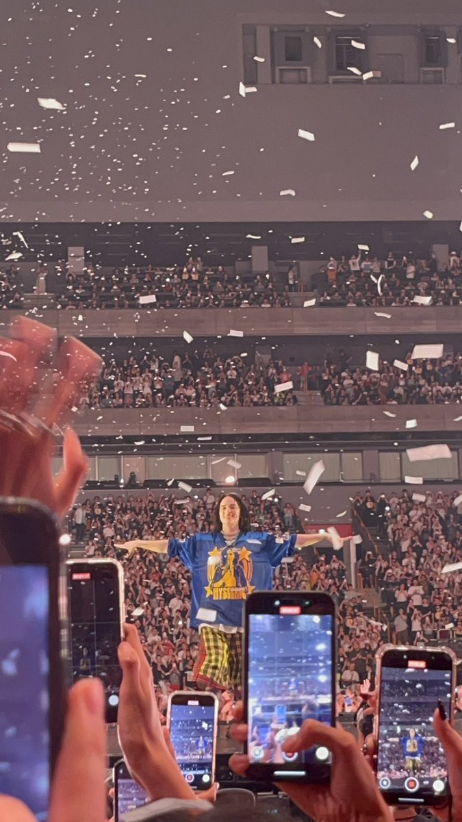 mihoshi_1d's tweet photo. 今日の参戦服の色合いがたまたまビリたんと似てて嬉しかった https://t.co/04LwgAOBM5