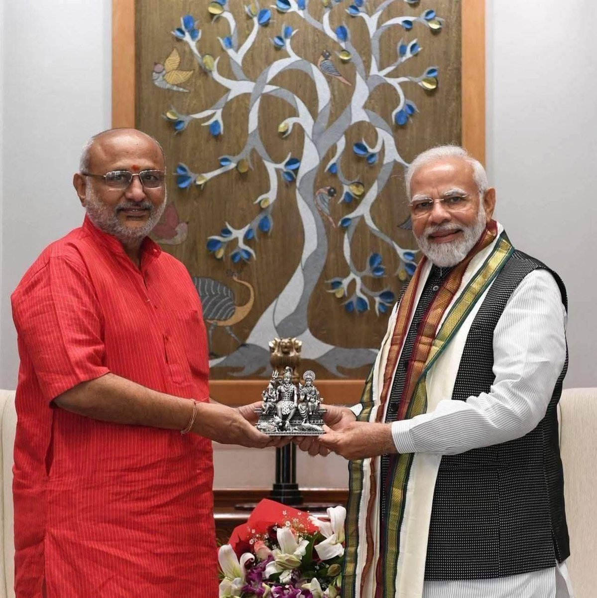 Anand Gaurav (@ianandgaurav) on Twitter photo राष्ट्रीय जनतांत्रिक गठबंधन (NDA) द्वारा महाराष्ट्र के माननीय राज्यपाल श्री सीपी राधाकृष्णन जी को उपराष्ट्रपति पद का उम्मीदवार घोषित किए जाने पर हार्दिक शुभकामनाएँ।
#NarendraModi
#AmitShah
#BJPGovt
<a href="/TawdeVinod/">Vinod Tawde</a> राष्ट्रीय जनतांत्रिक गठबंधन (NDA) द्वारा महाराष्ट्र के माननीय राज्यपाल श्री सीपी राधाकृष्णन जी को उपराष्ट्रपति पद का उम्मीदवार घोषित किए जाने पर हार्दिक शुभकामनाएँ।
#NarendraModi
#AmitShah
#BJPGovt
<a href="/TawdeVinod/">Vinod Tawde</a>