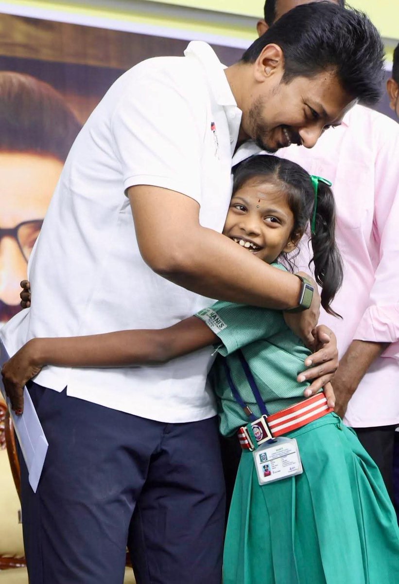 MANIKANDAN BABU (@manidmkitwing) on Twitter photo சின்னச் சின்ன அன்பில் தானே ஜீவன் இன்னும் இருக்கு ❤️❤️🔥 சின்னச் சின்ன அன்பில் தானே ஜீவன் இன்னும் இருக்கு ❤️❤️🔥