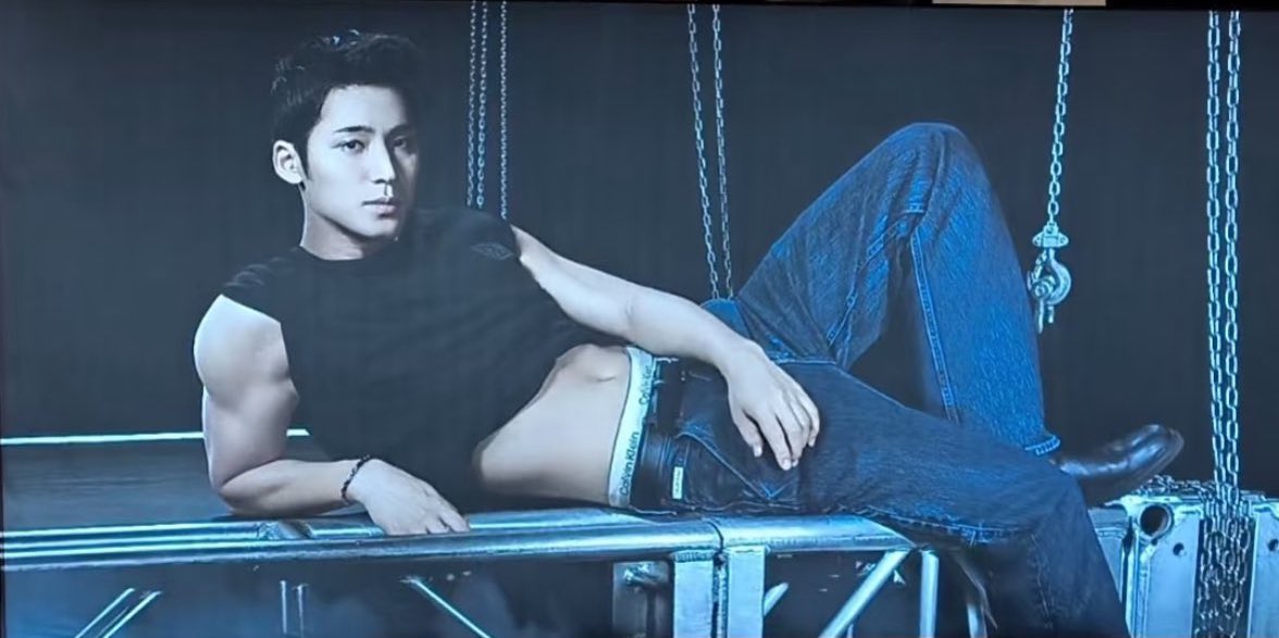 KIM MINGYU THE MAN THAT YOU ARE??? I’M ON THE FLOOR 😩