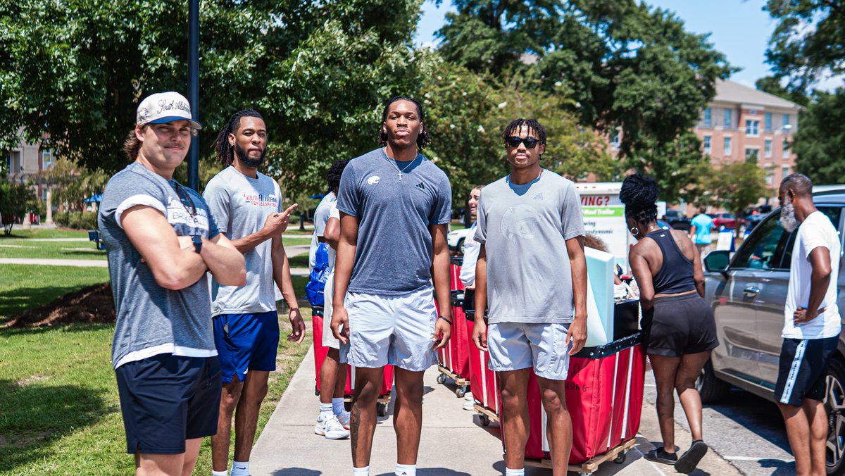 Had a great time helping new students get settled on Move-In Day 📦💪

#LSF | #BurnTheBoats🔥🚤