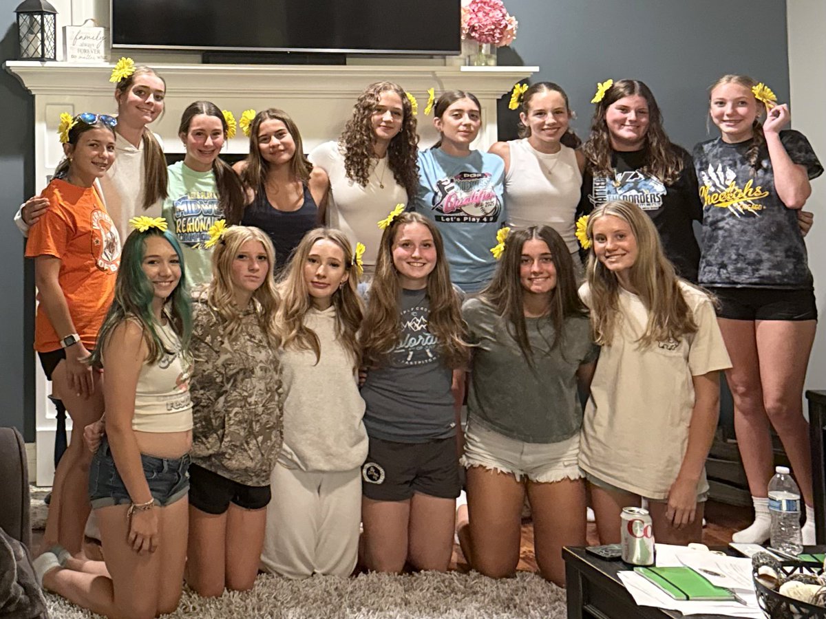 Evelyn Blahnik 2029 tweet media