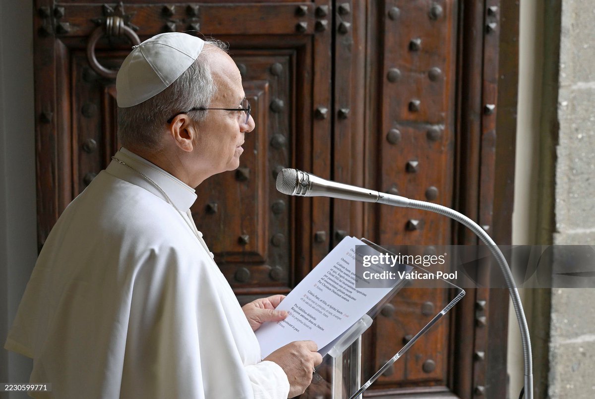 sometimes I forget he’s almost 70 cause he lifts things and carries kids like it’s nothing. but then I saw this photo with the font so big I can read it… he’s definitely a peepaw haha 🥹