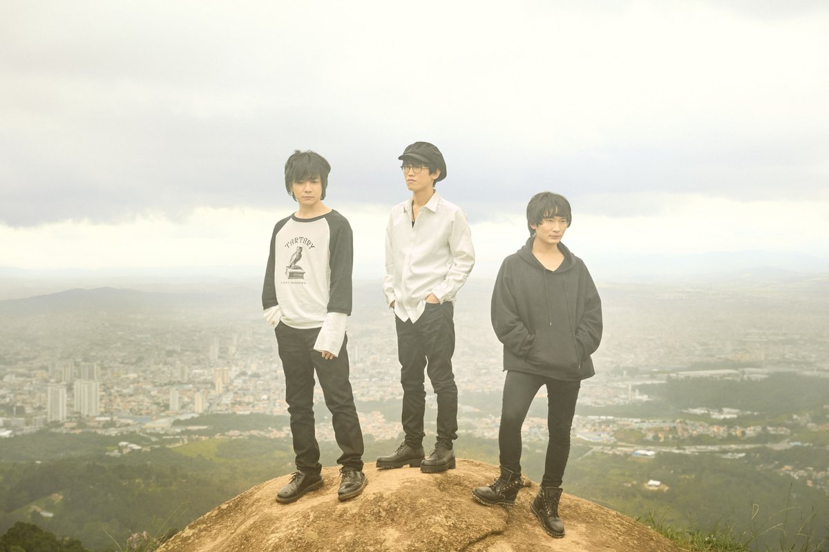 jumpch_youtube's tweet image. 【#JUMPMV】
『ハイキュー!!』古舘春一
×『ヒカリアレ』BURNOUT SYNDROMES

漫画原作×楽曲のコラボMVが本日公開！

ジャンプチャンネルにて
【本日このあと19時～】
プレミア公開スタート！

URL：youtu.be/PwZBiq1c6Mc

チャット欄で盛り上がりましょう！

#ハイキュー #haikyu #ヒカリアレ