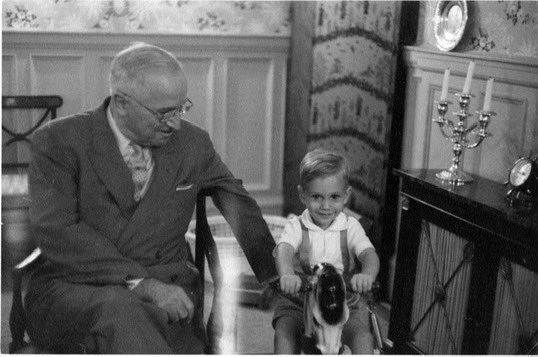 mimproductions's tweet photo. Clifton Truman Daniel pictured as a boy with his grandfather President Harry S Truman. Clifton plays his grandpa in The President &amp;the Emperor &amp;admits he’s been learning all his life about the events of 1945 Listen to trailer here. First ep out this week
https://t.co/5zZuCvJgy3 https://t.co/uqiACYNCsy