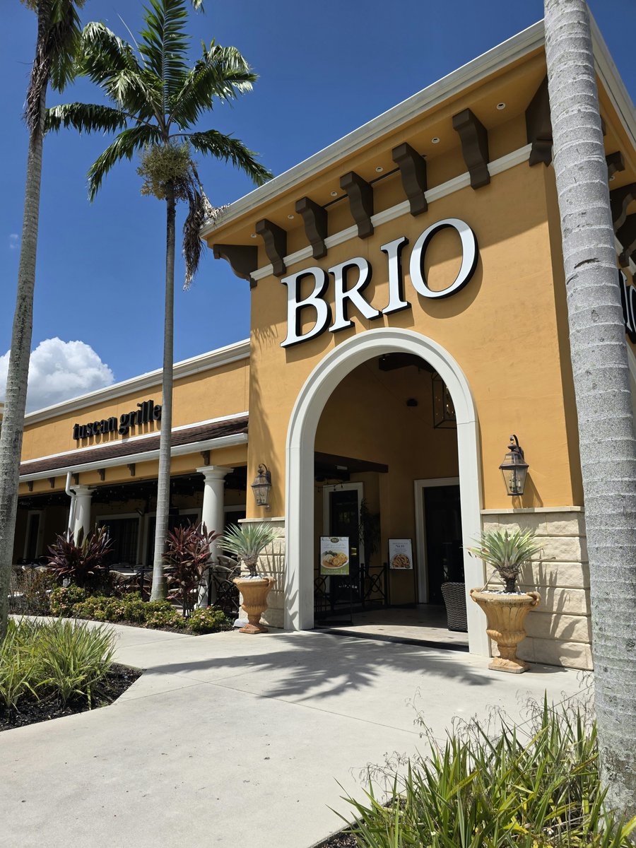 BrowardMall's tweet photo. 🍋 Get Your Zest On at Brio Italian Grille! From our bright &amp; tangy Chicken Limone to irresistible seasonal sips, your taste buds are in for a treat.
#BrioItalianGrille #SummerFlavors #LemonLovers #ProntoLunch #ItalianEats #BrowardMall https://t.co/oi1jW6IiWw