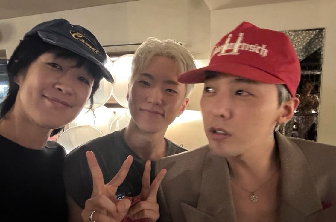 minghaocheoI_'s tweet photo. WAIT PAUSE WDYM MINGHAO SEUNGKWAN AND HOSHI WERE THERE AT GDRAGON'S PARTY???????!!!! WAHT OH MY GOD???????? https://t.co/u5Lrc0JrEc